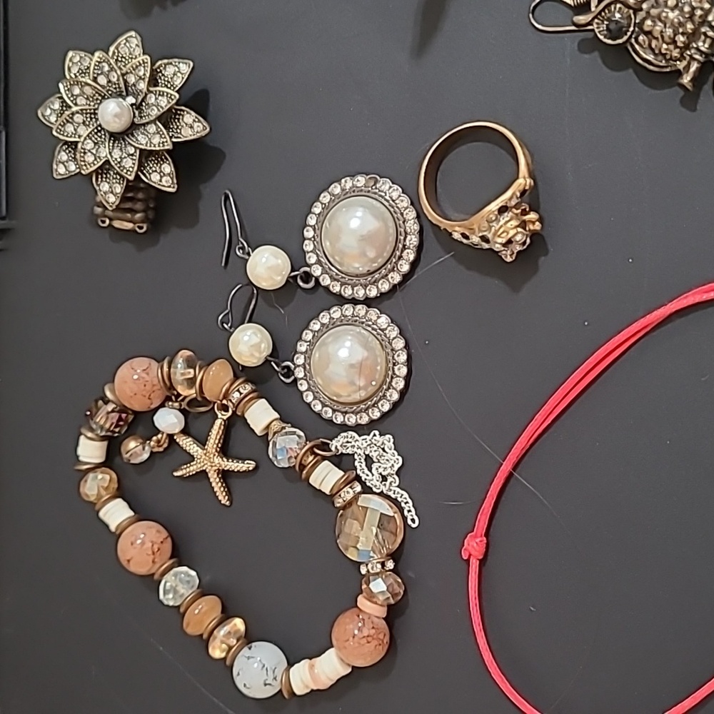 Jewelry - Picture 4 of 4